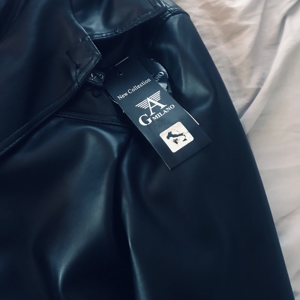 Leather jacket - Picture 1 of 6